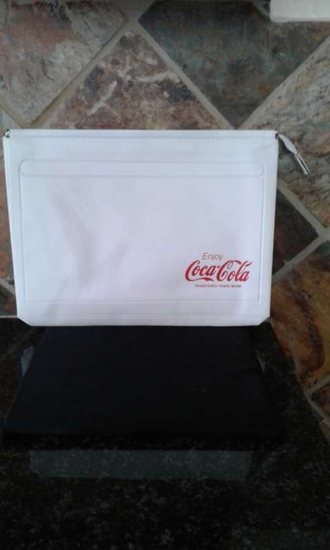 COCA COLA WHITE FOLIO WITH ZYP